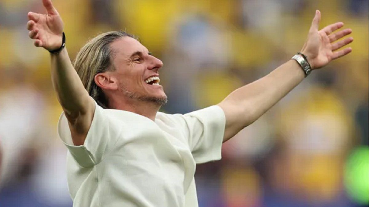 Beccacece citó al Indio Solari, Bolívar y San Martín tras la hazaña de Ecuador ante Alemania