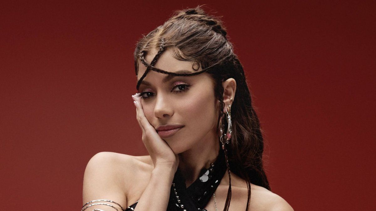 De cuánto es la fortuna de Anitta, la cantante que lleva sus raíces brasileñas por todo el mundo
