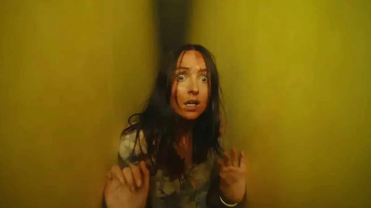 Una versión extendida de la exitosa película de terror Backrooms llegará a los cines