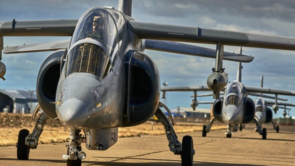 Javier Milei autorizó por DNU la participación argentina en un ejercicio militar aéreo en Chile