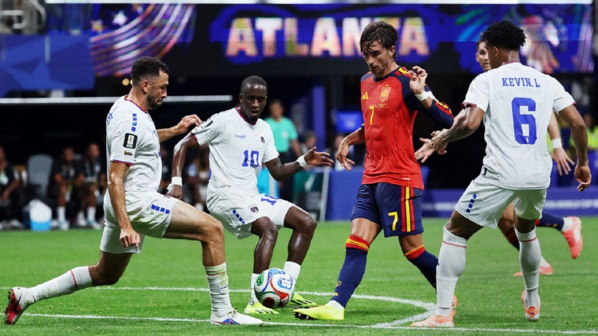 En su debut en un Mundial, Cabo Verde logró un histórico empate ante España gracias al arquero Vozinha