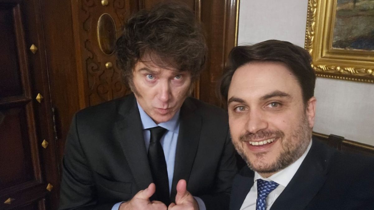 Sin cicatrizar golpes de Karina Milei, Ramiro Marra ahora apunta a Manuel Adorni y pide que lo echen