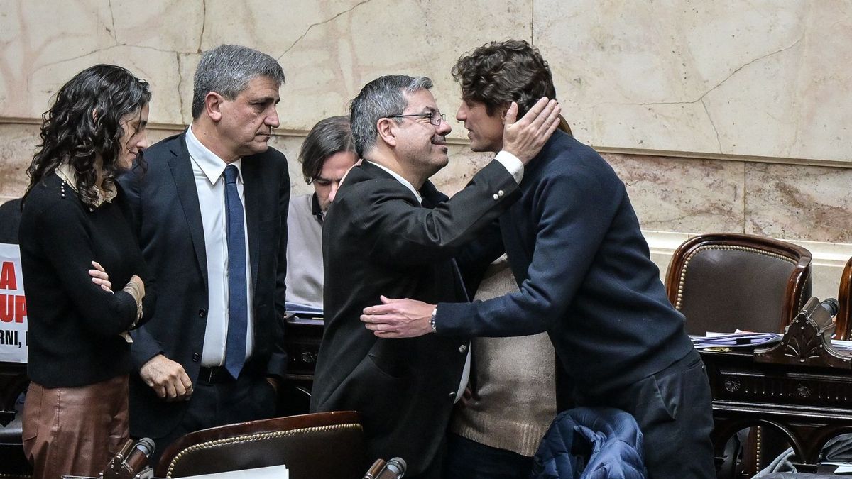 Diputados rindió un minuto de silencio por la muerte del padre de Martín Lousteau