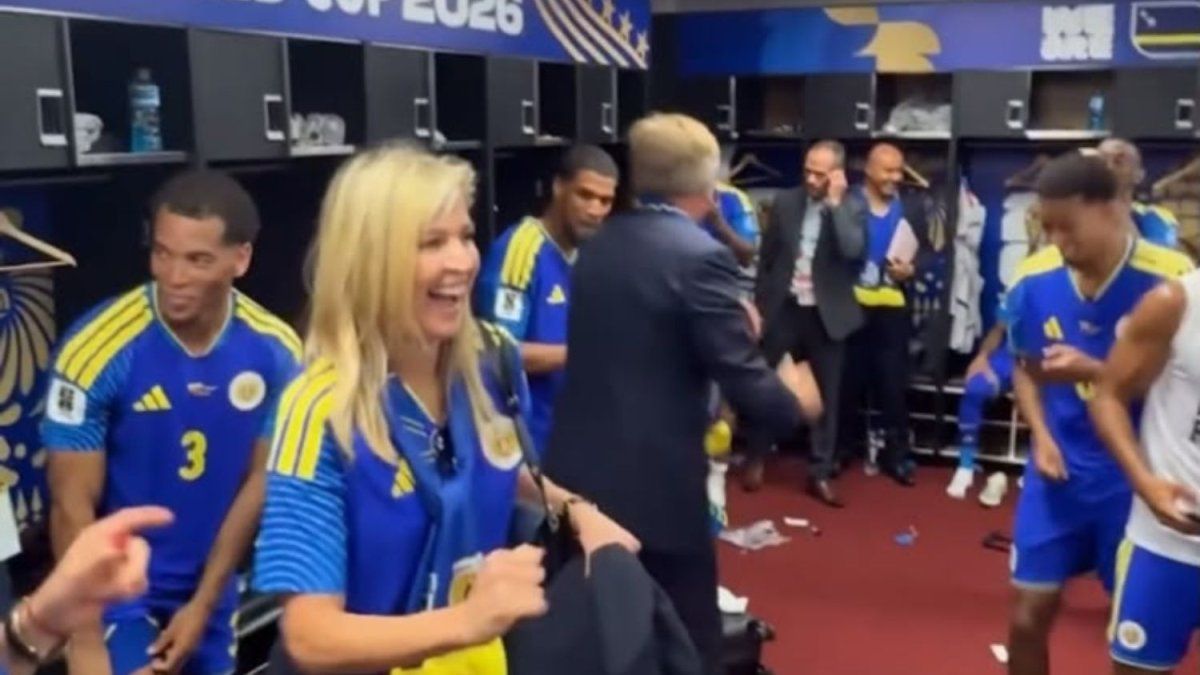 El alocado festejo de la reina Máxima Zorreguieta junto a los jugadores de Curazao en el vestuario tras el histórico empate en el Mundial 2026