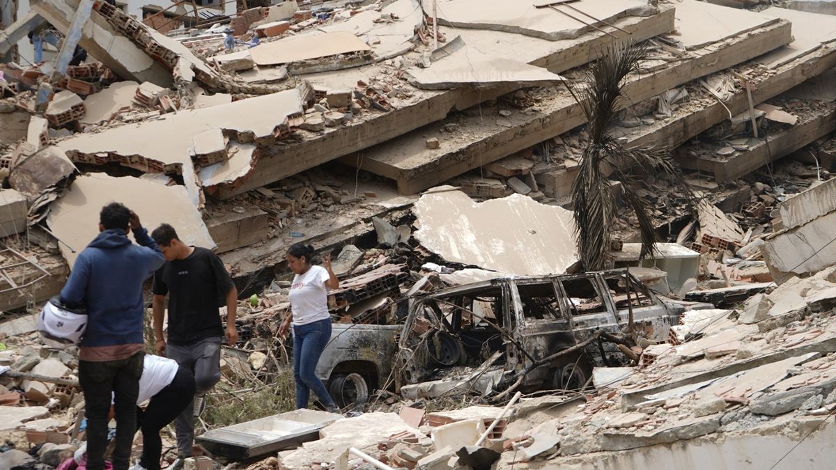 confirman al menos 589 muertos mientras siguen los rescates y llega ayuda internacional