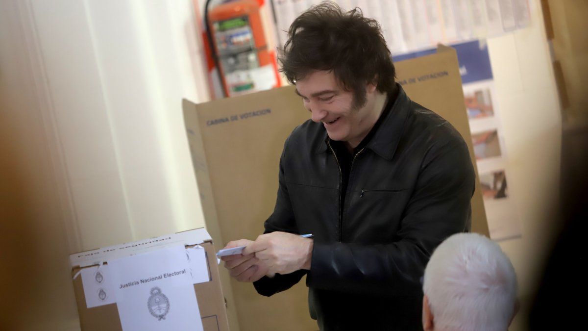 el peronismo supera por un punto a La Libertad Avanza y crece la indefinición electoral