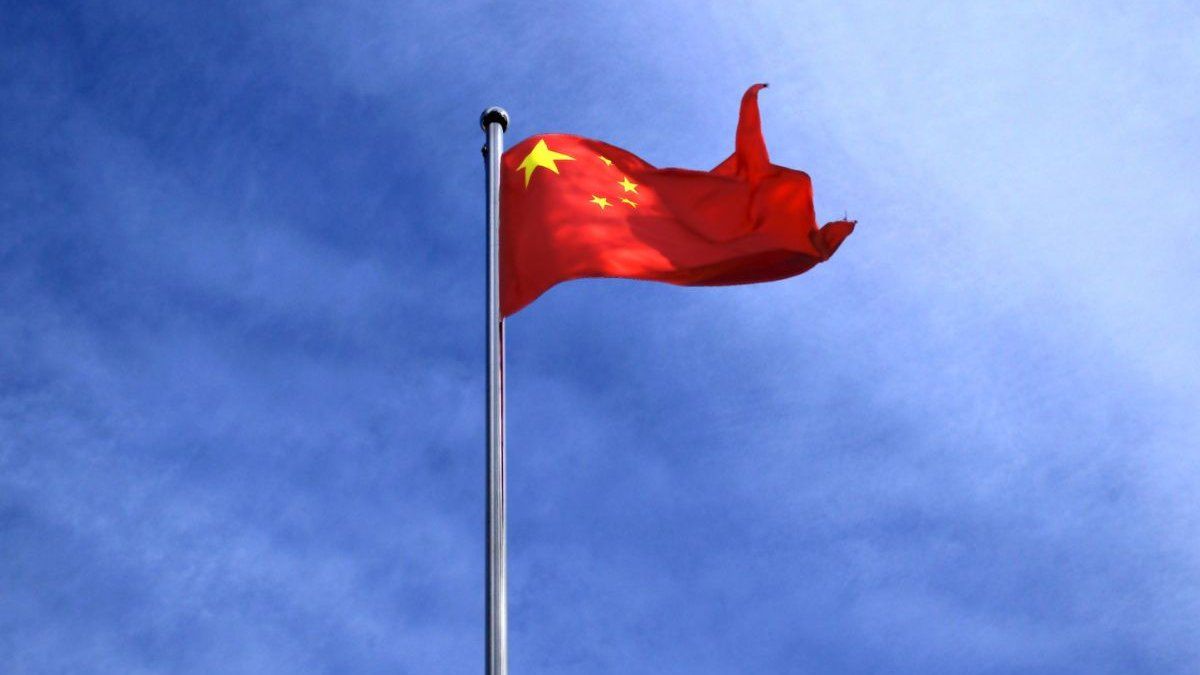 China aplica nuevas leyes laborales para proteger los salarios y el empleo frente a la IA