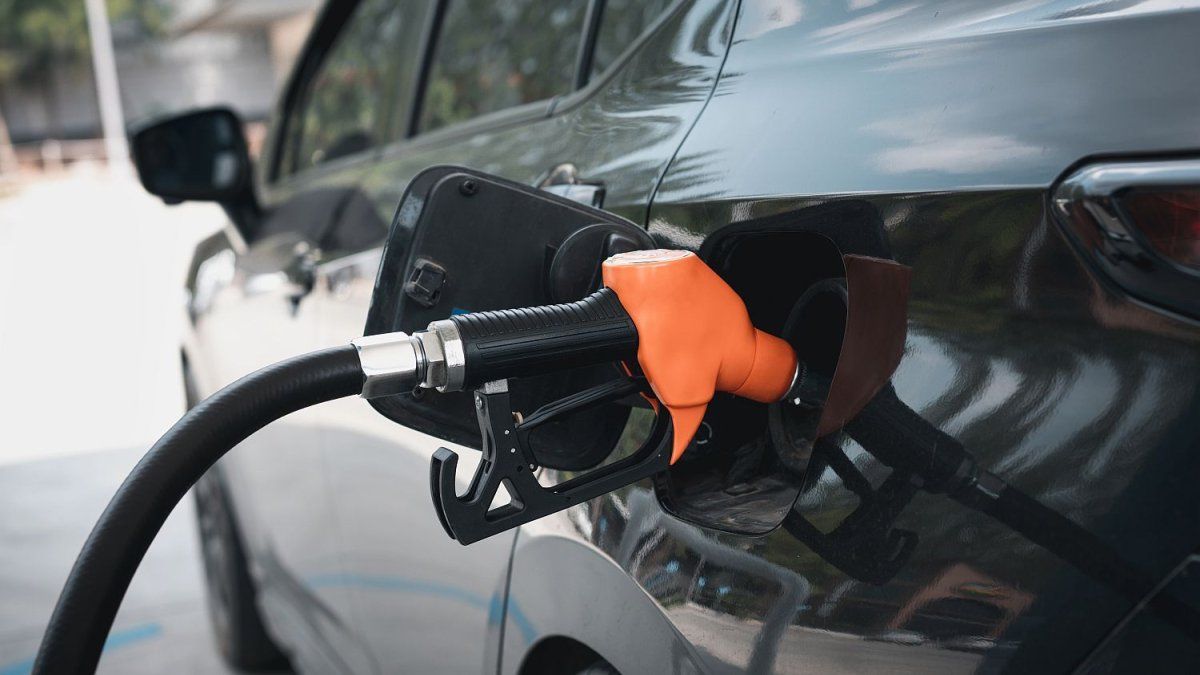 La inflación desacelera, pero la city enciende alarmas por el devenir en el precio de los combustibles