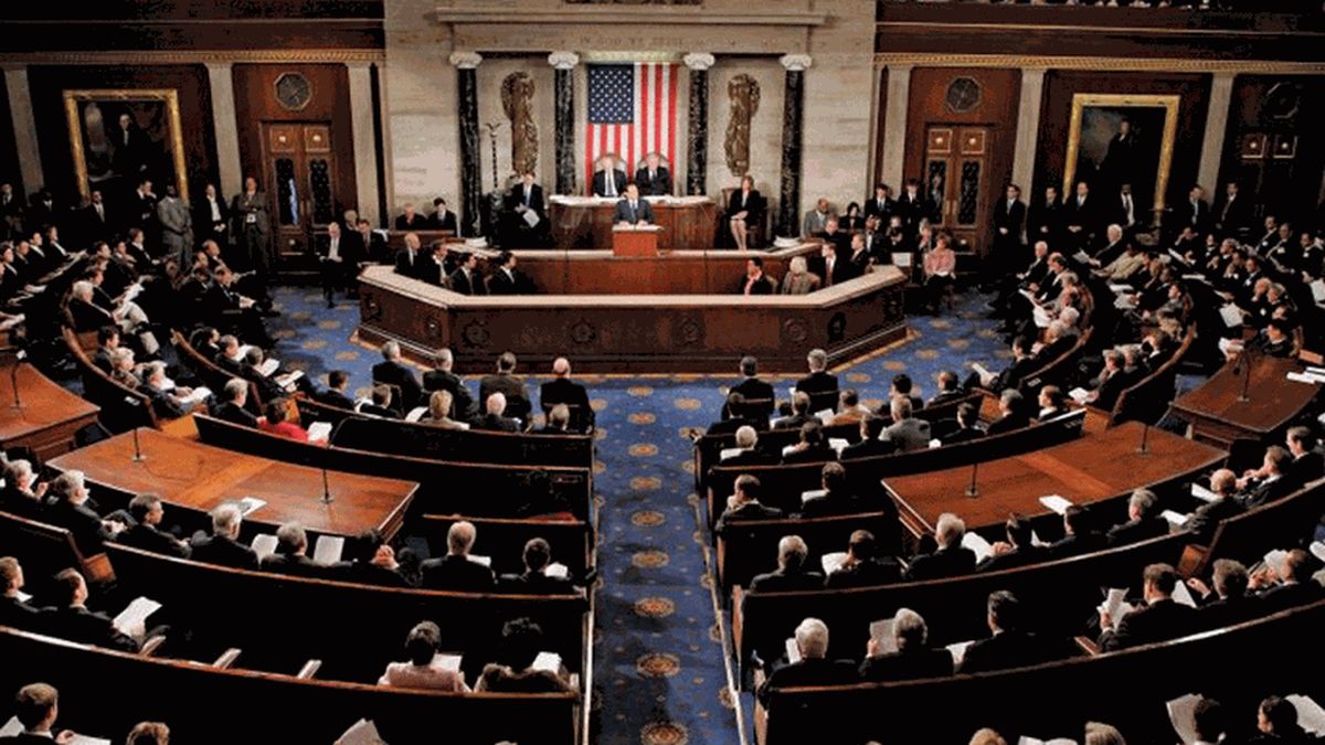 la Cámara de Representantes votó para detener guerra en Irán, pero el Senado apoyó a Donald Trump