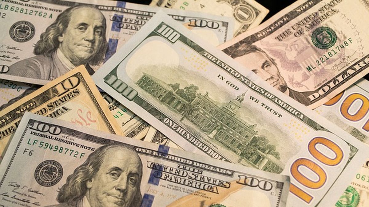 El dólar oficial rebota luego de tres jornadas en baja pero se mantiene lejos de su último máximo