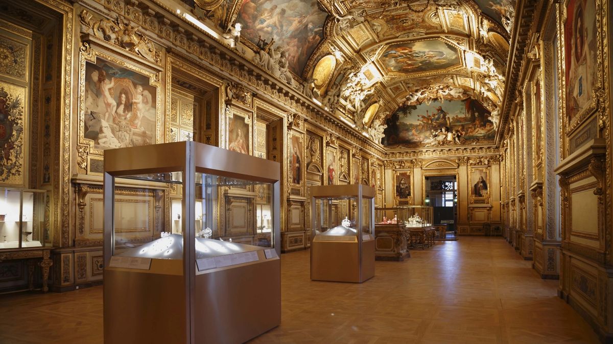 El Museo del Louvre reabrió la Galería de Apolo, pero las joyas de la Corona ya no estarán en exhibición