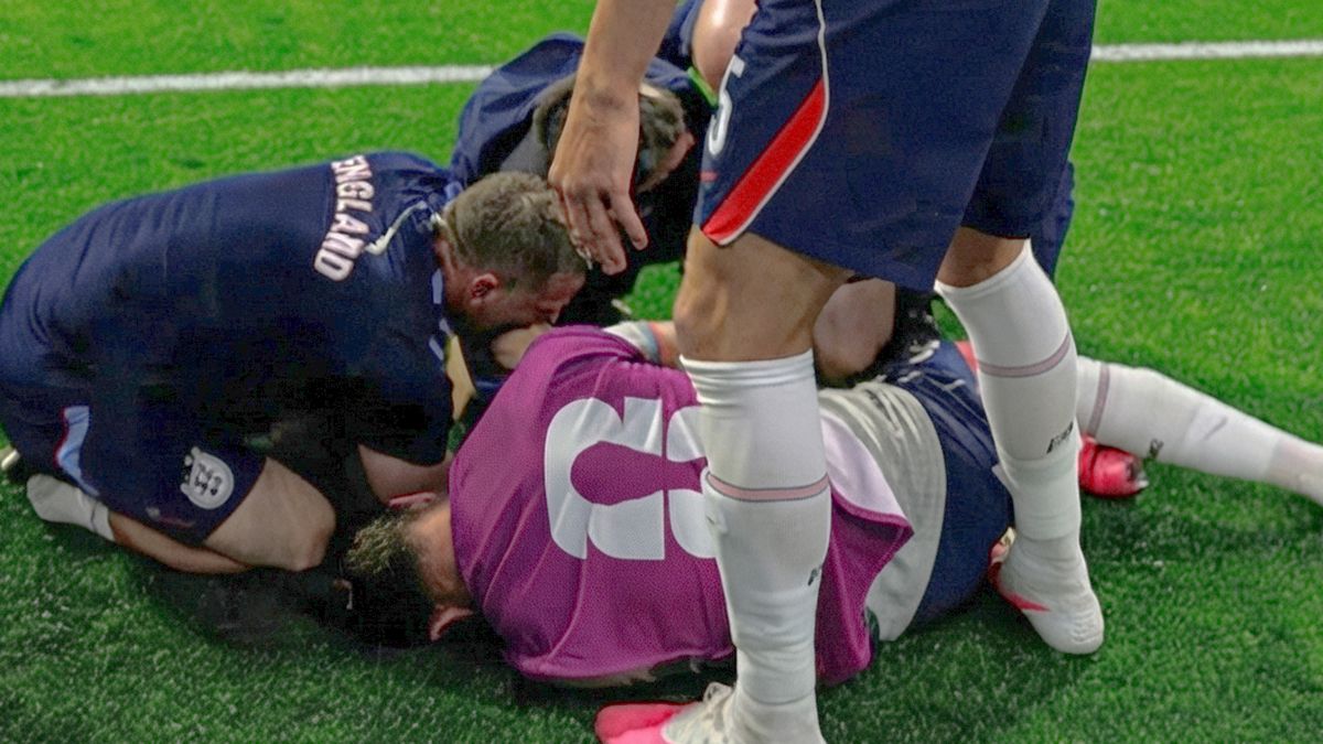 la dura caída y fractura de Jordan Henderson durante los festejos de Inglaterra que puso en peligro su presencia en el Mundial 2026