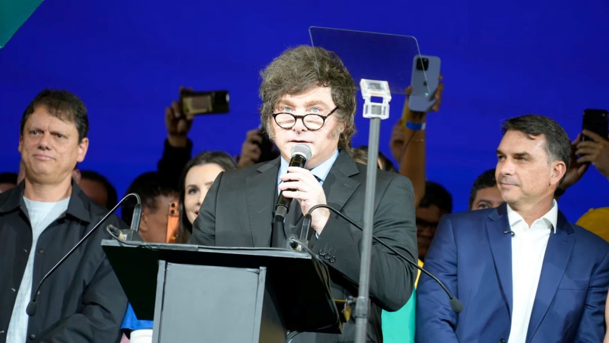 El principal juez de Brasil le respondió a Javier Milei por haber calificado de basura calva a Alexandre de Moraes