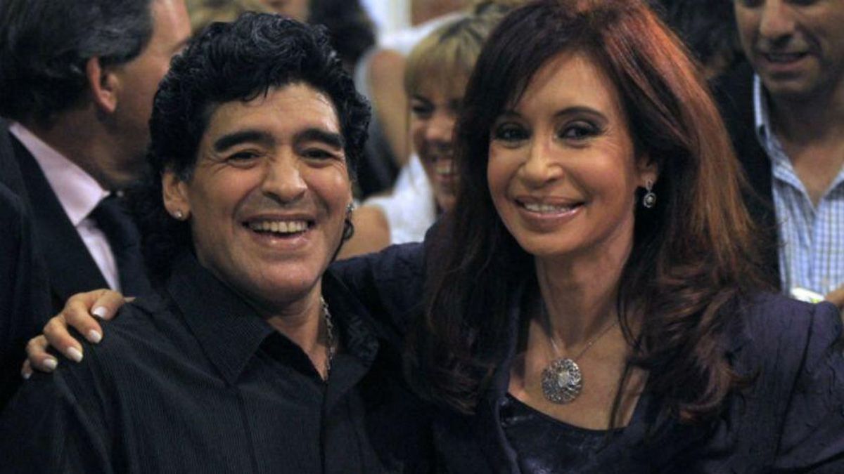 Dieron a conocer un video de Cristina Kirchner saludando a Diego Maradona por su cumpleaños 60