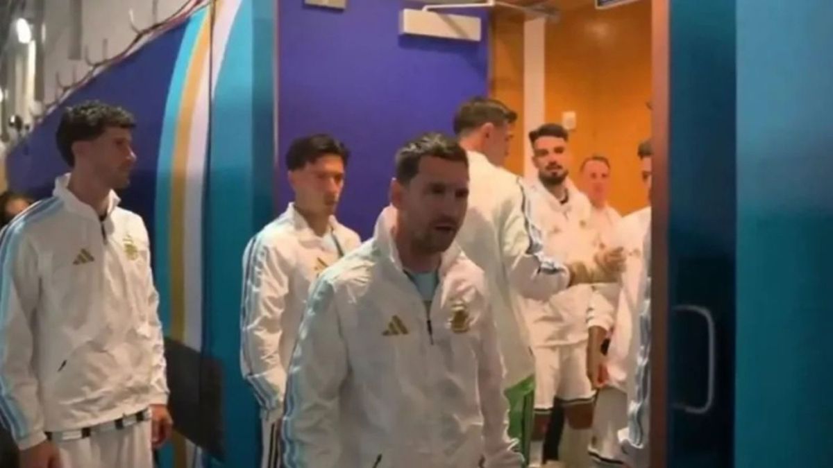 Carlos Mac Allister contó qué le dijo Alexis sobre la arenga de Messi y develó el misterio