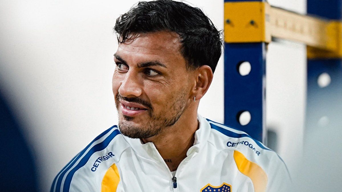 Paredes volvió a Boca, ya se entrenó a la par de sus compañeros y jugaría el jueves