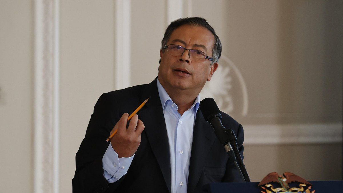 Gustavo Petro le prohibió a Abelardo de la Espriella asumir la presidencia de Colombia en una base militar