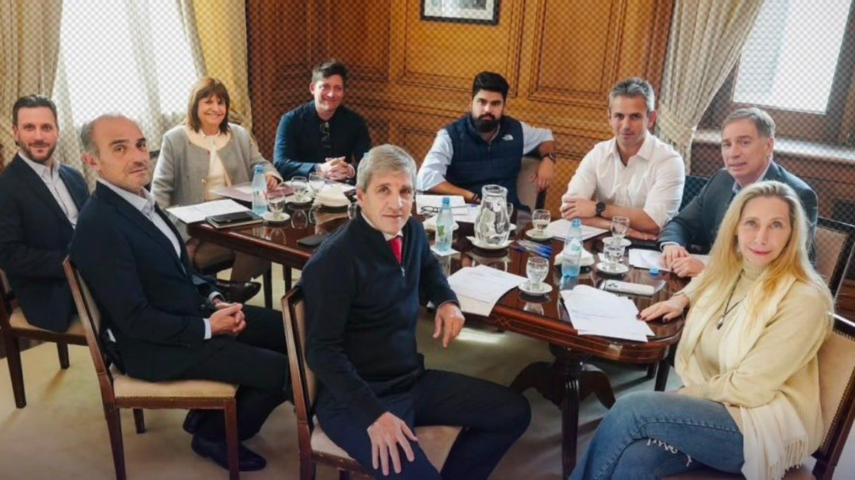 El Gobierno volvió a reunir a la mesa política para definir la agenda legislativa que enviará al Congreso