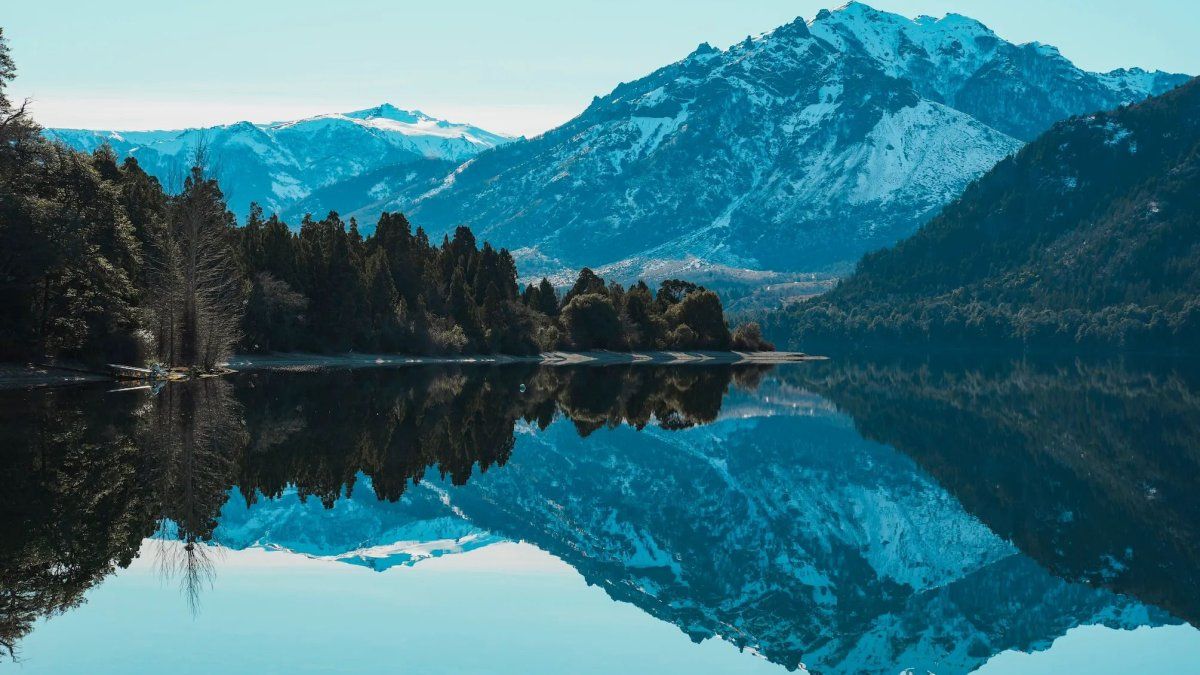 El pueblo de la Patagonia escondido entre caminos de montaña que te va a enamorar este invierno