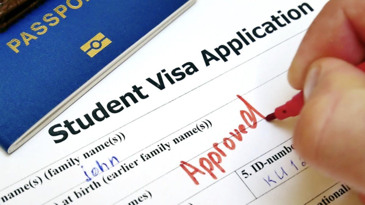 EEUU endurece las visas para estudiantes extranjeros e impondrá un límite máximo de permanencia