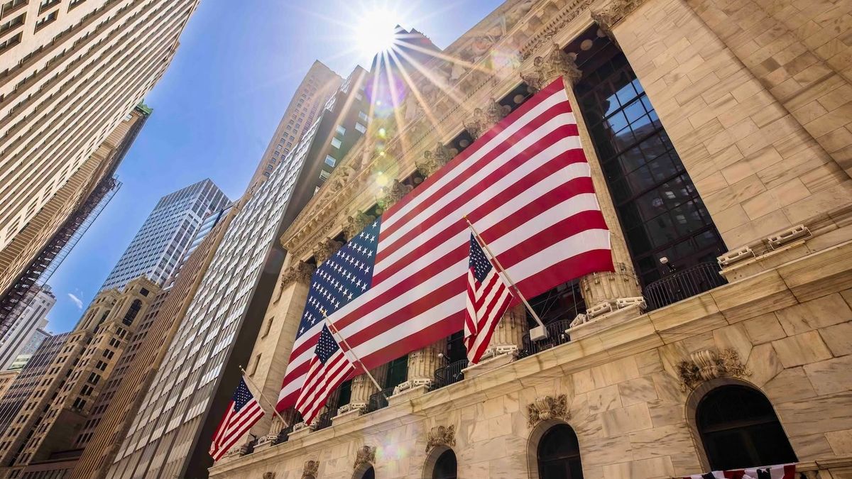 Wall Street anota ganancias de la mano de las acciones tecnológicas: Micron salta casi 8%