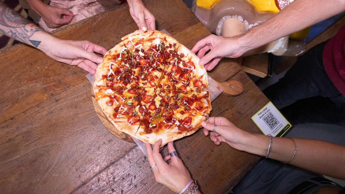 La pizzería de espíritu neoyorquino que gana terreno en el paladar argentino con nuevos formatos y una expansión que no se detiene