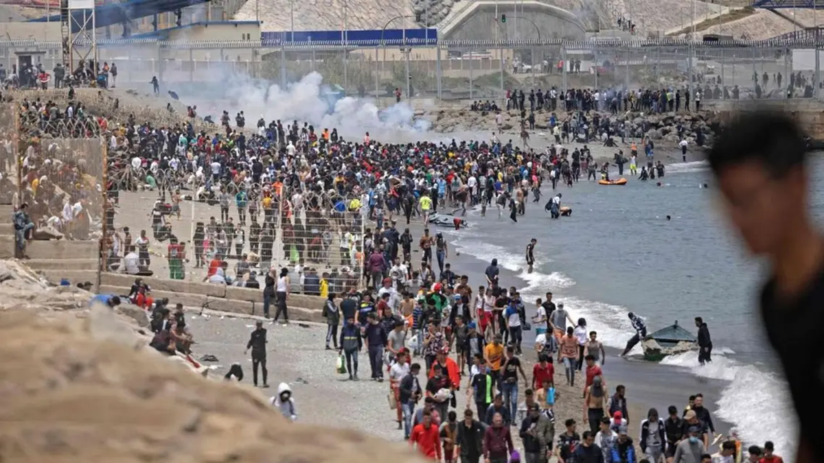 El gobierno de España negó fallas de inteligencia tras el ingreso masivo de migrantes de Ceuta