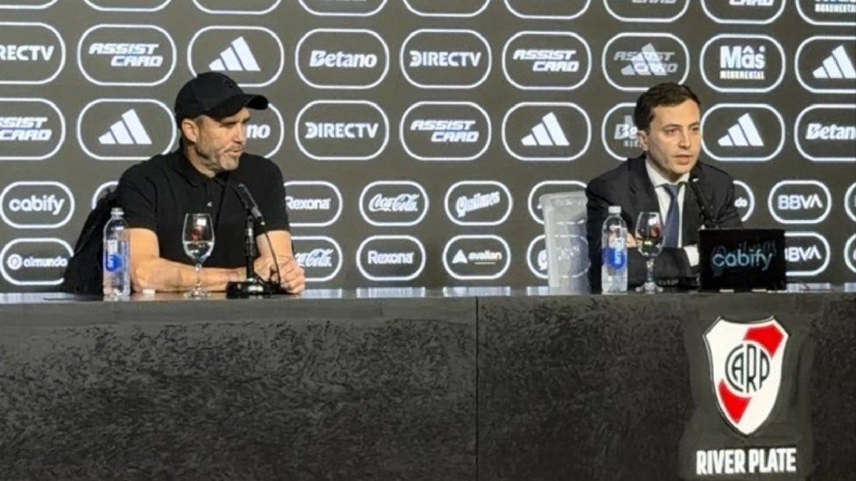 Di Carlo confirmó la renuncia de Eduardo Coudet como DT de River en conferencia y nombró a su sucesor
