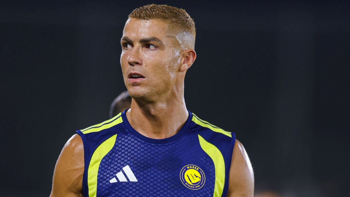 Cristiano Ronaldo volvió con un curioso look a los entrenamientos en Arabia Saudita