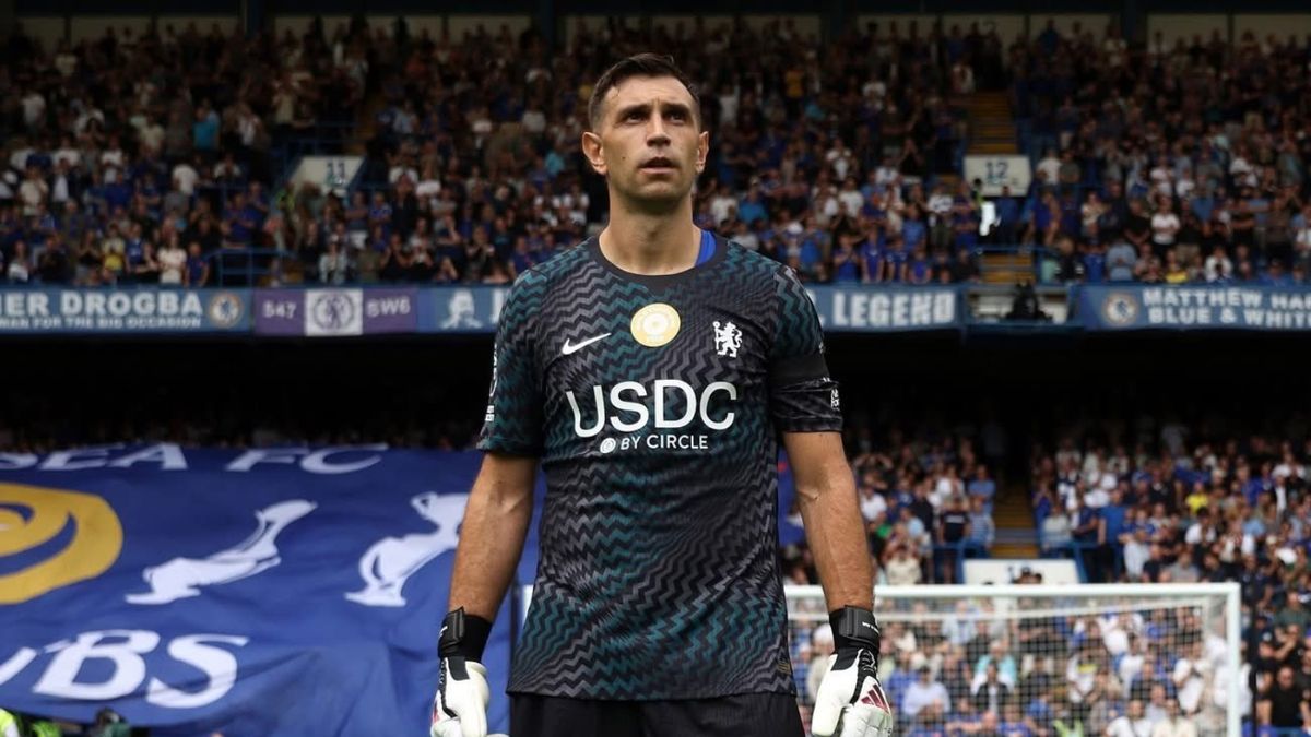 Dibu Martínez, presentación y debut como titular en Chelsea con un triunfo ante Brighton