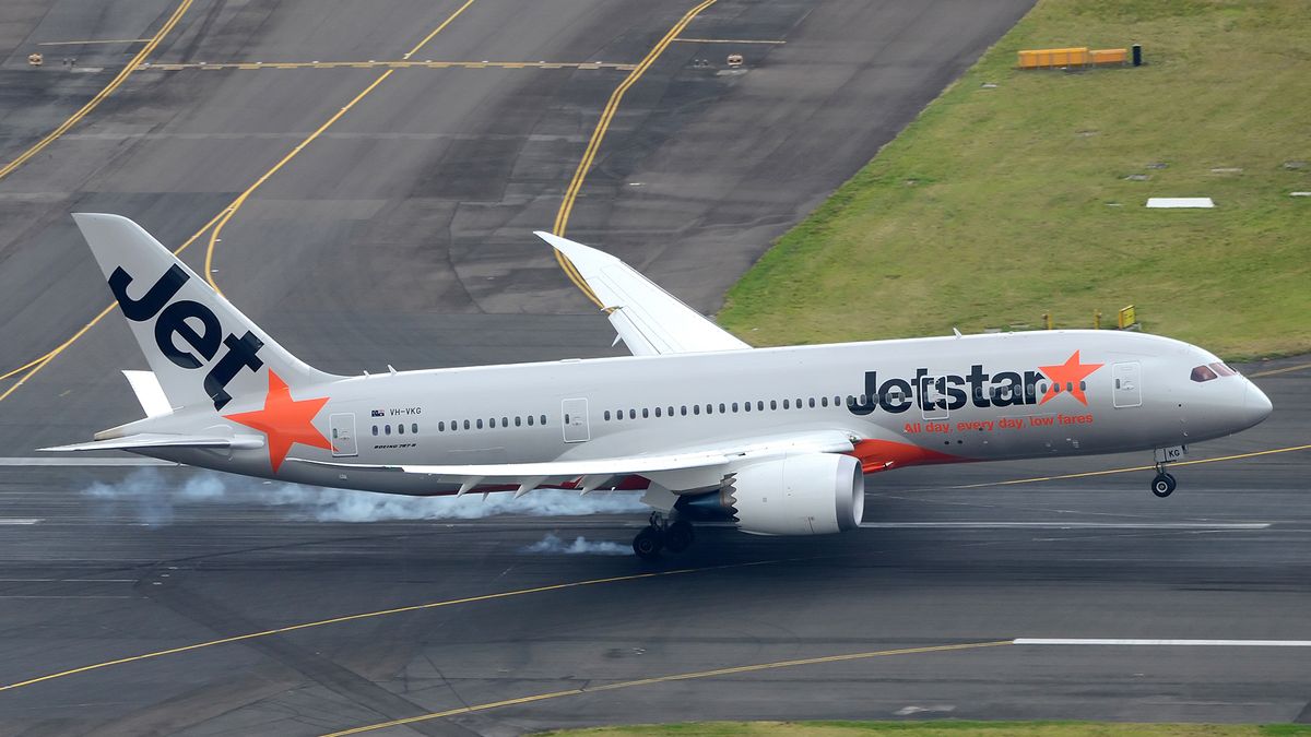 Una aerolínea australiana low cost cobrará por usar los compartimentos de cabina para equipaje