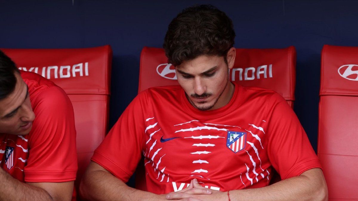 La alternativa legal a la que podría recurrir Julián Álvarez para dejar el Atlético de Madrid y llegar al Barcelona