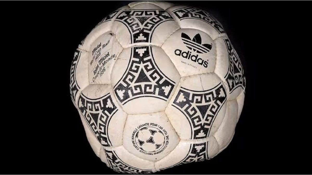 Subastarán la histórica pelota con la que Diego Maradona hizo la Mano de Dios y el Gol del Siglo