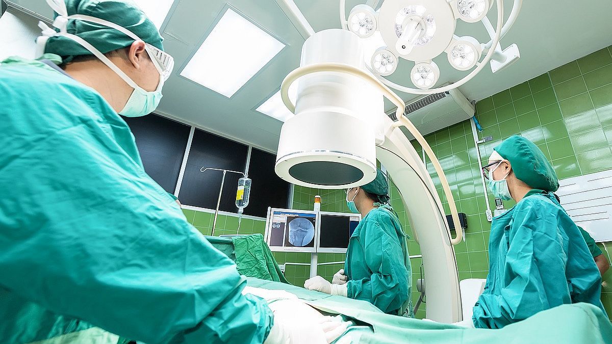 Así fue la primera cirugía cerebral asistida con inteligencia artificial en tiempo real
