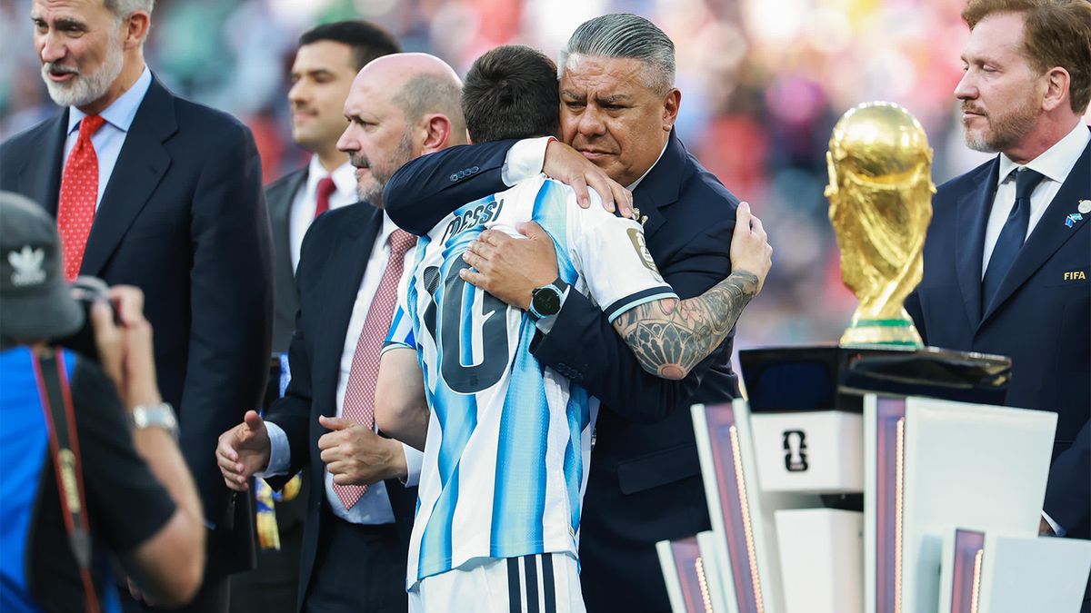 A un mes de la final del Mundial 2026, el Chiqui Tapia le dedicó una carta a los detractores de la Selección argentina