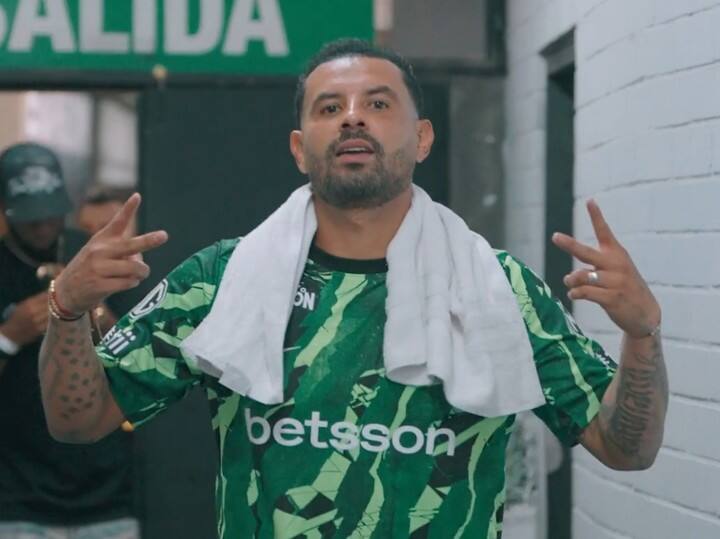 Edwin Cardona festejando el triunfo.