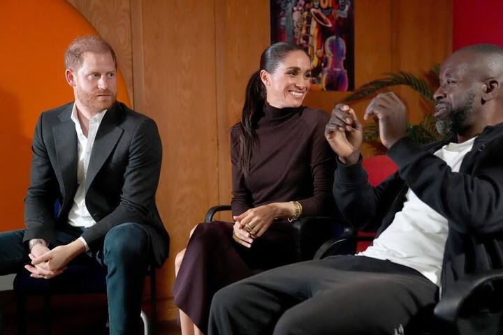 Los duques de Sussex pasaron la mañana en el Community Recording Studio. Foto: Reuters