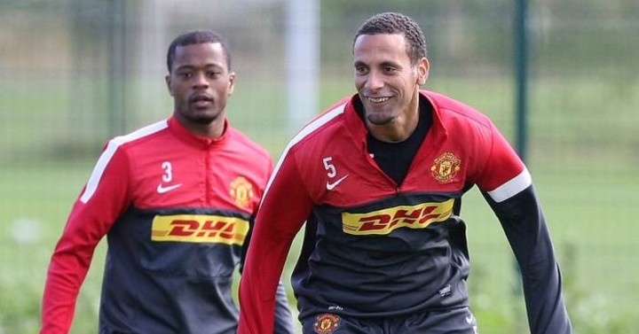 Patrice Evra y Rio Ferdinand.