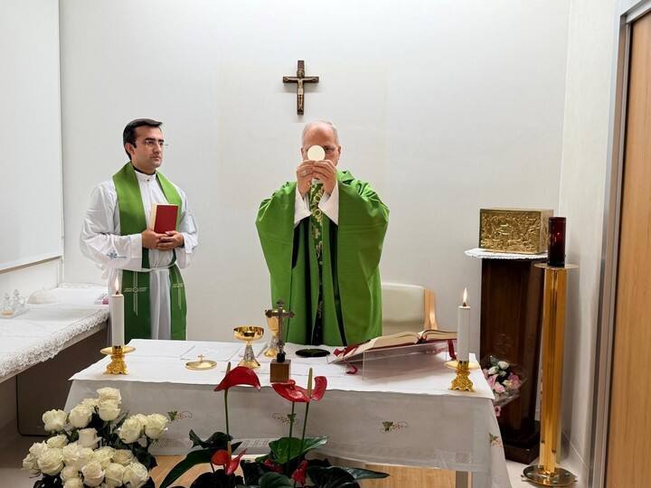 La primera imagen del papa León XIV tras su operación de pulmón. Foto: EFE/ Vatican Media.