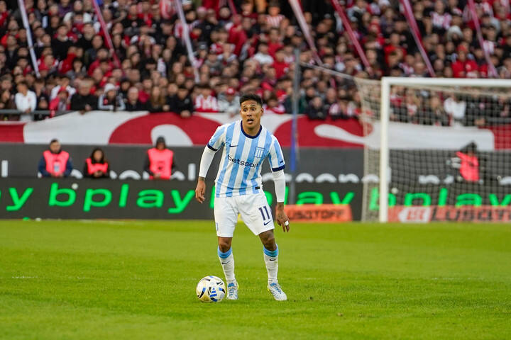 Zaracho podría reaparecer como titular en el clásico. Foto Maxi Failla CLARIN.