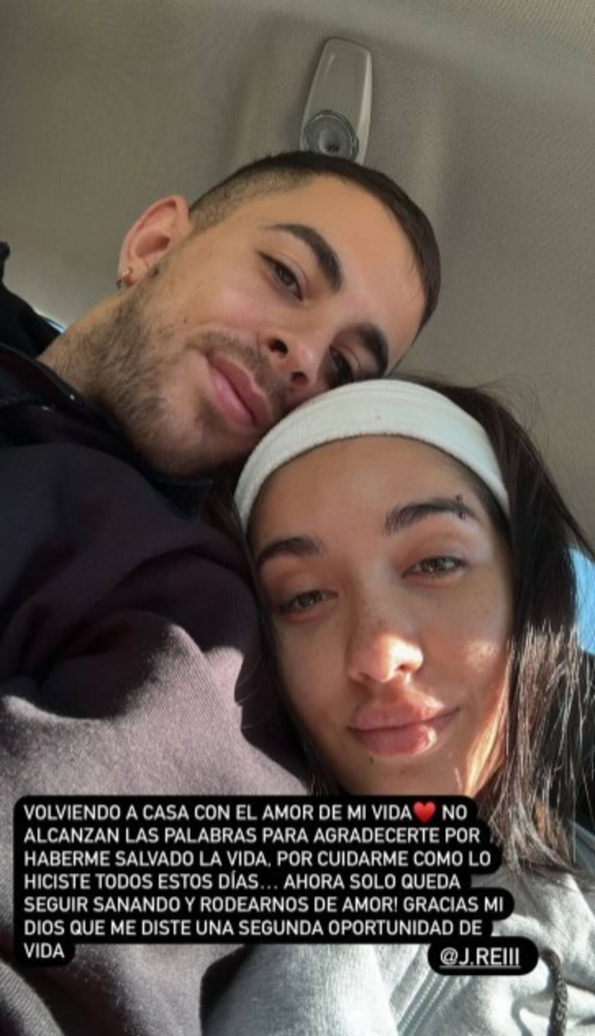 María Becerra estuvo acompañada de su novio J Rei al momento de la internación y recuperación. Foto: Instagram