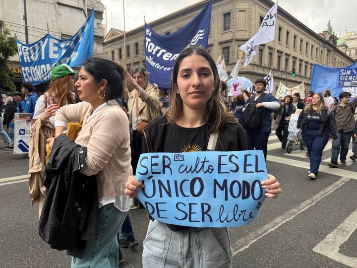 Valentina Deroco tiene 22 años y vive en Lomas del Mirador.