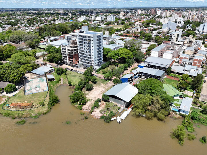 La crecida del Paraná empieza a afectar ciudad Corrientes. Foto: Fernando de la Orden/enviado especial.