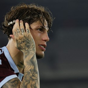 Después de más de un mes sin jugar, Garnacho sumó minutos en la goleada del Aston Villa por Champions League